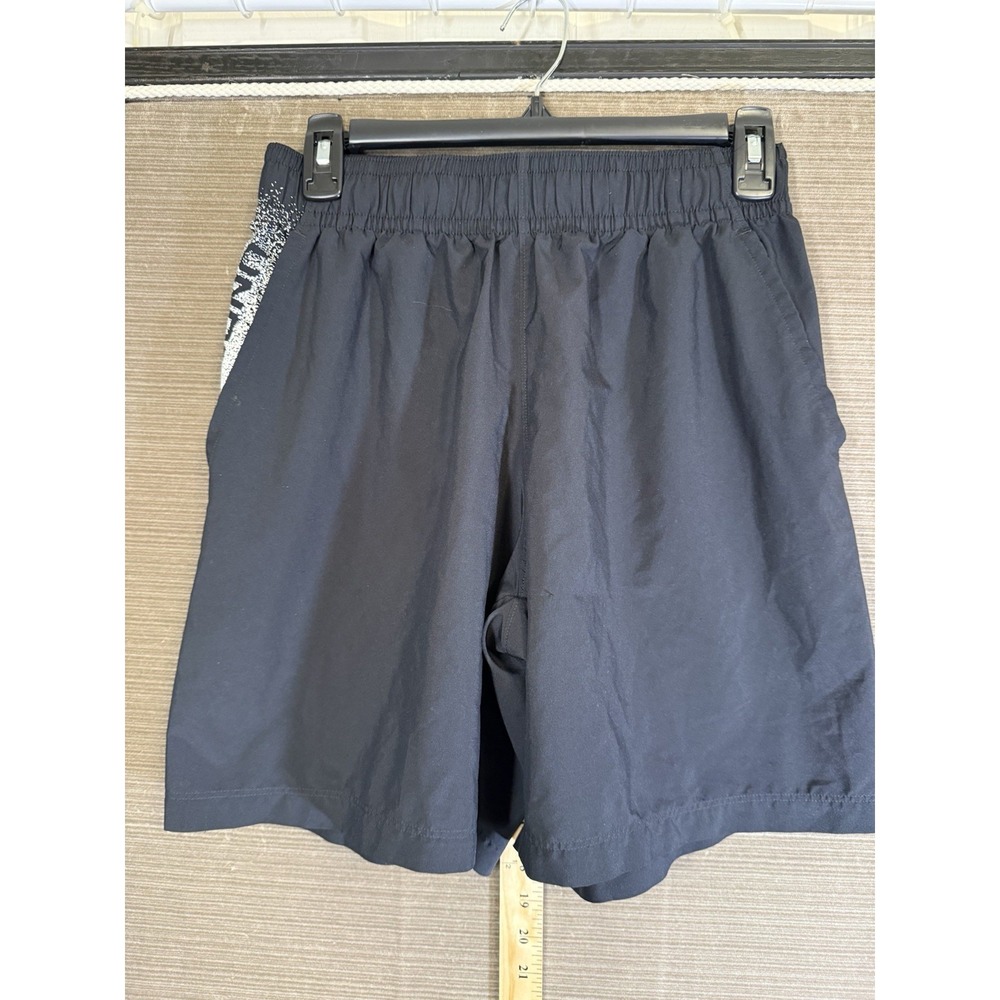Under Armour Black/white 8 Inch Athletic Shorts Drawstring Waist
